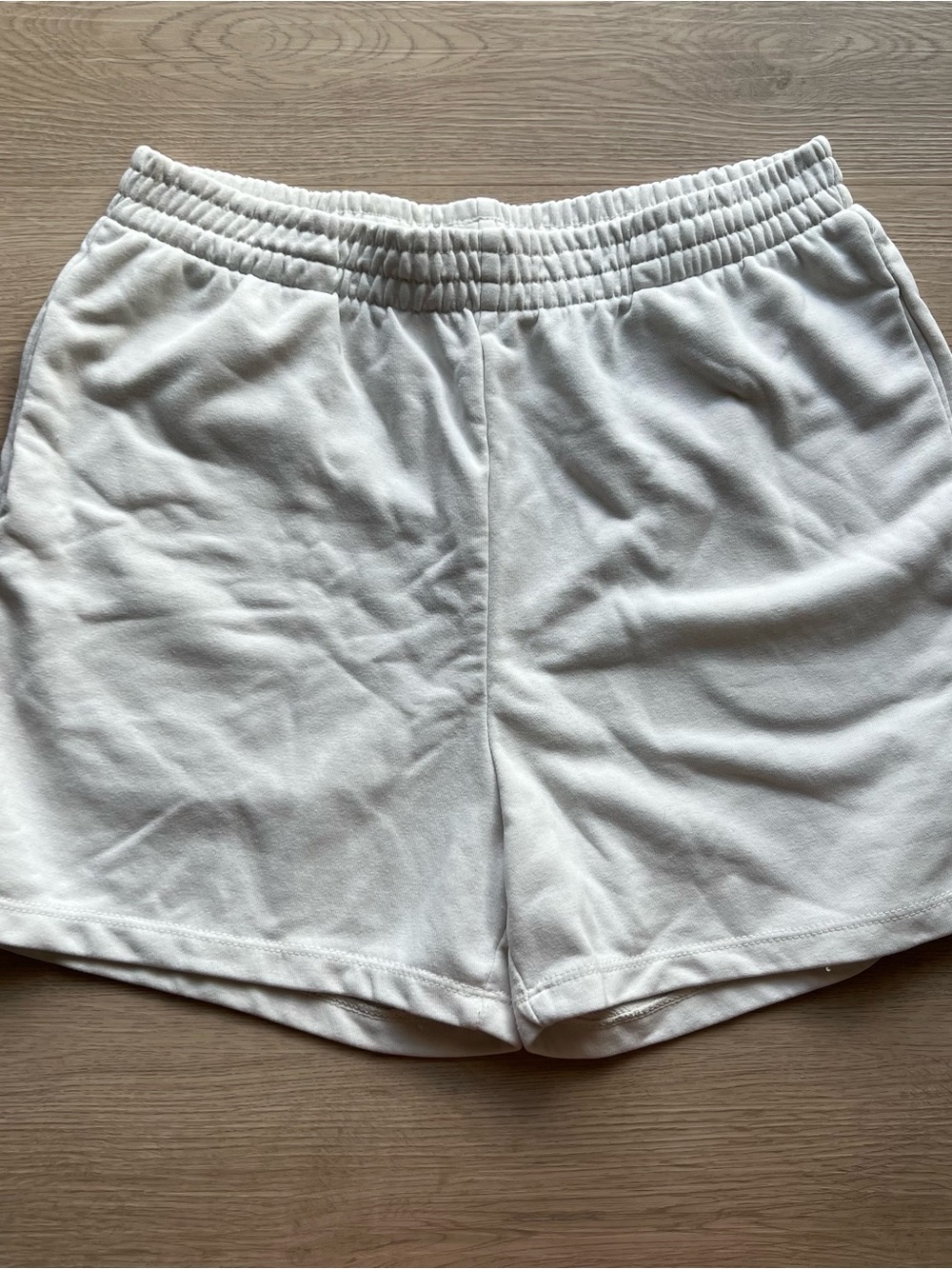 H&M White Elastic-Waist Casual Shorts